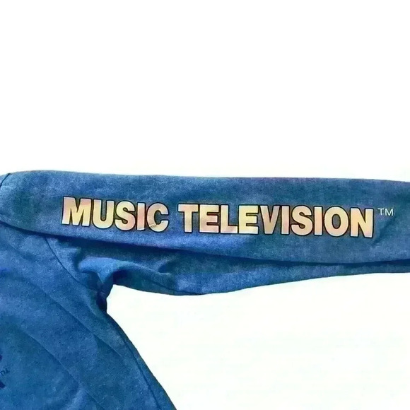 MTV Music Television Cropped Hoodie. Animal print Logo. Blue. Size M - Picture 3 of 7